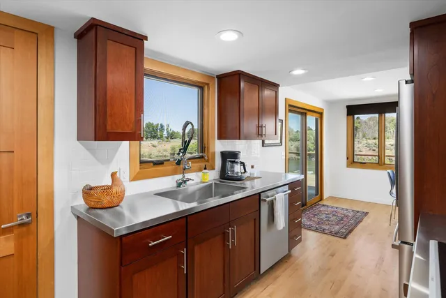 $3,500,000 | 1429 East Cleveland Avenue, Glenns Ferry, ID 83623