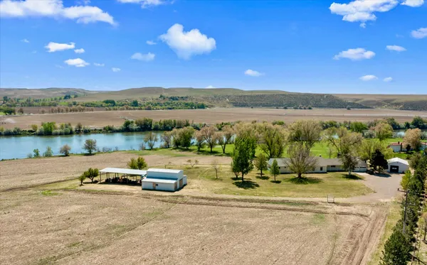 $2,300,000 | 1429 East Cleveland Avenue, Glenns Ferry, ID 83623