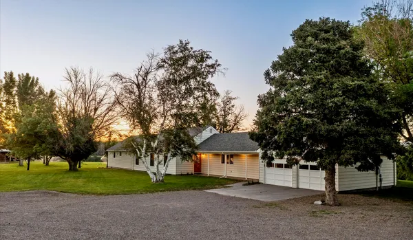 $2,300,000 | 1429 East Cleveland Avenue, Glenns Ferry, ID 83623
