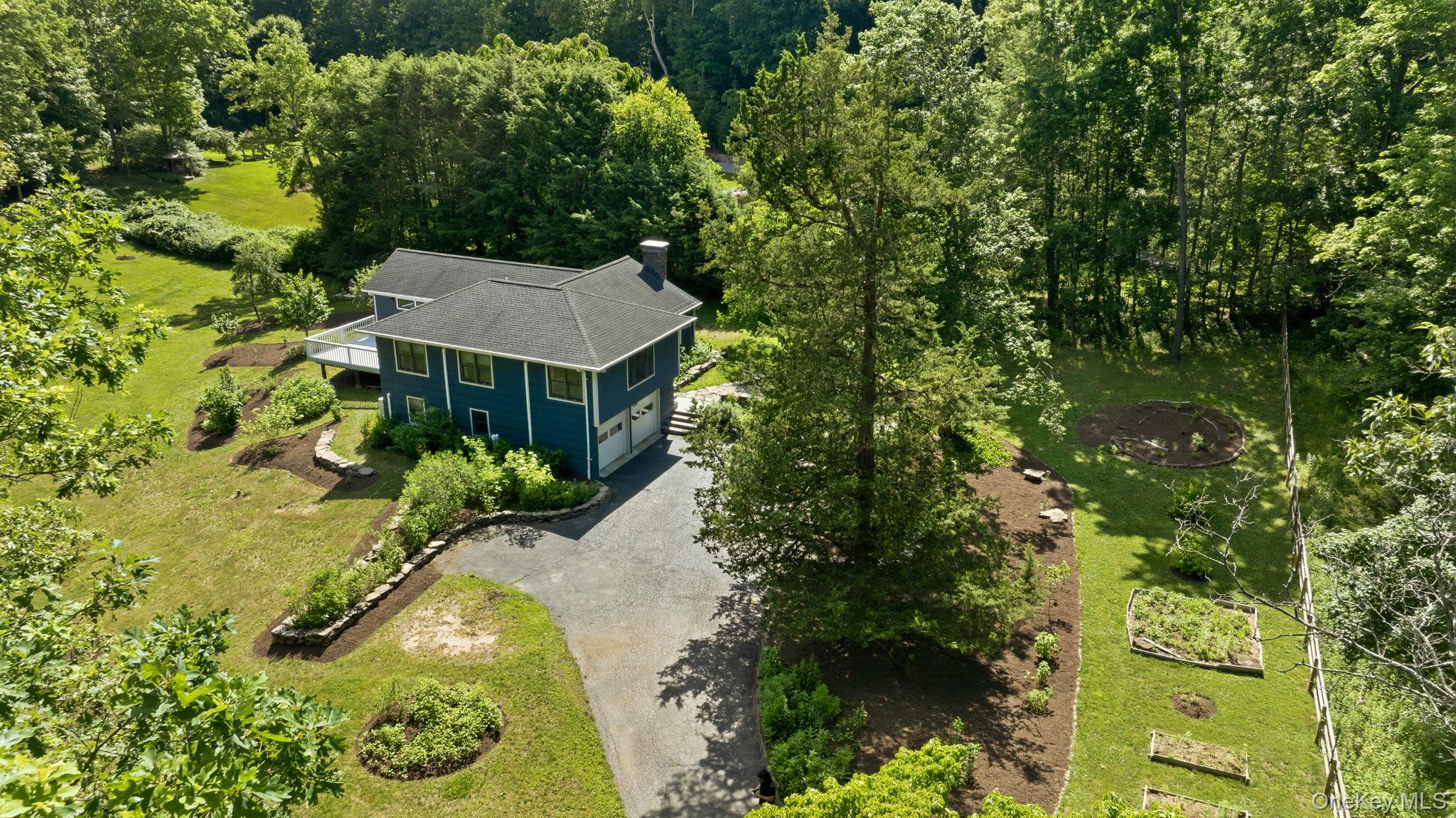 119 Mustato Road Katonah, NY 10536 - Photo 25 of 31 Aerial view of property
