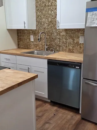 $1,400 | 2 Pleasant Street, Unit 6, Claremont, NH 03743