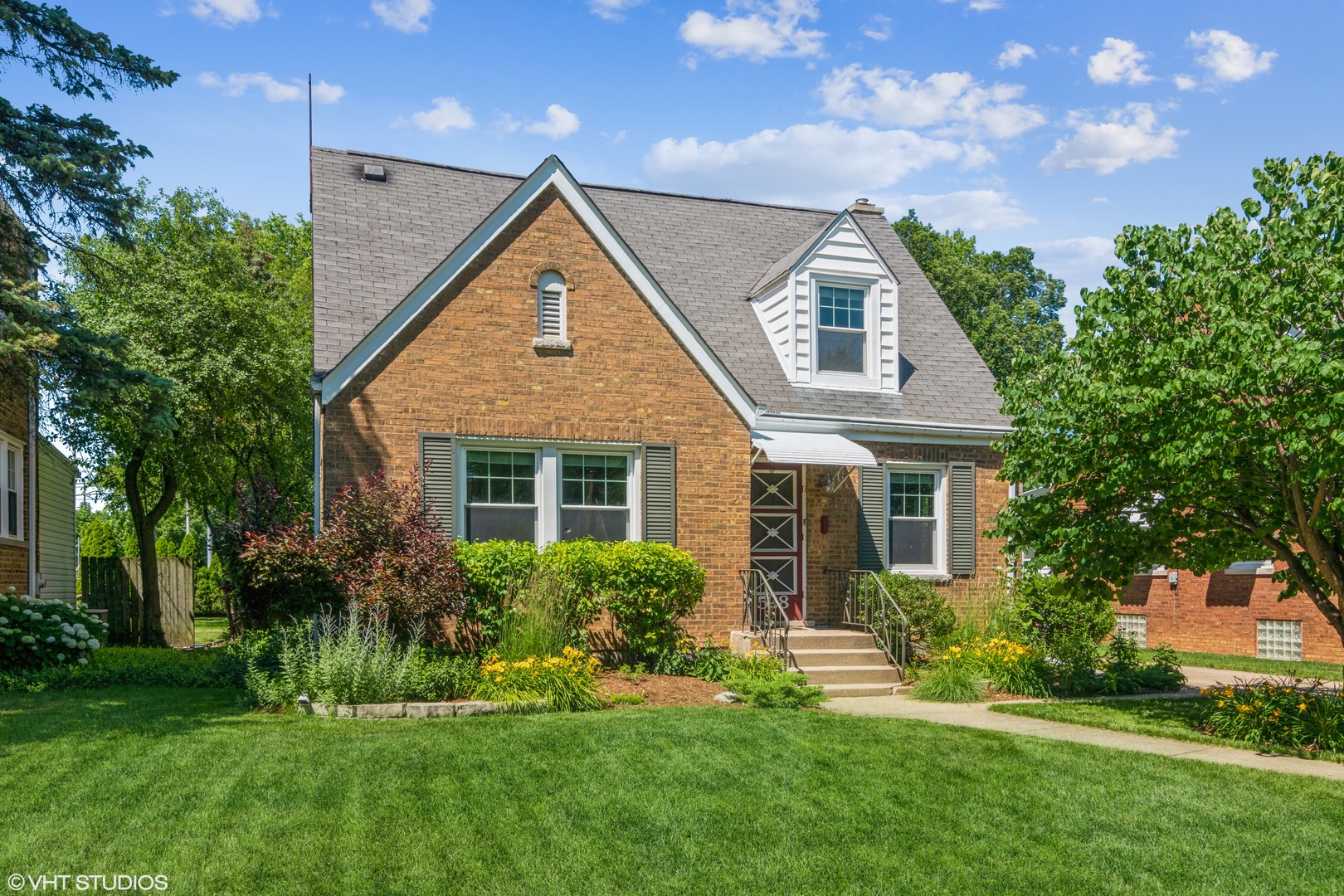 528 Selborne Road Riverside, IL 60546 - Photo 1 of 21 a front view of a house with a yard