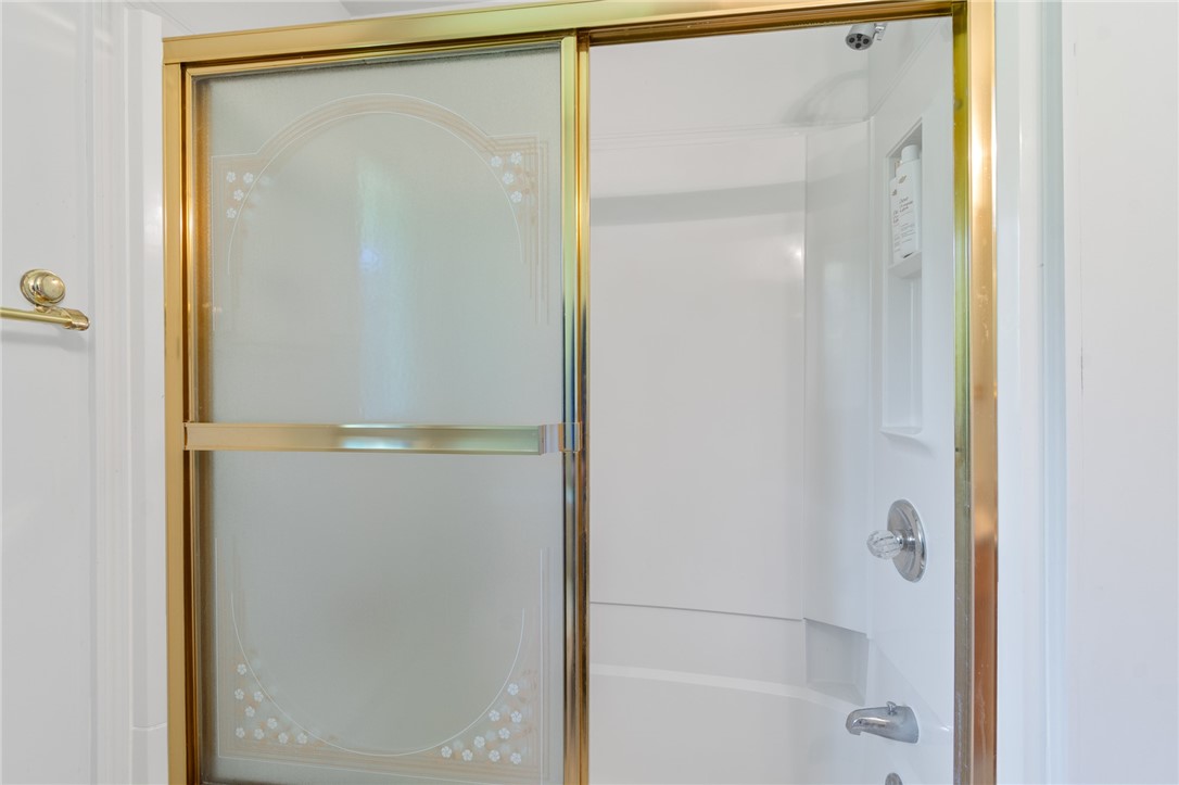 6075 Arbor Road Ontario, NY 14519 - Photo 27 of 27 Common Bathroom
