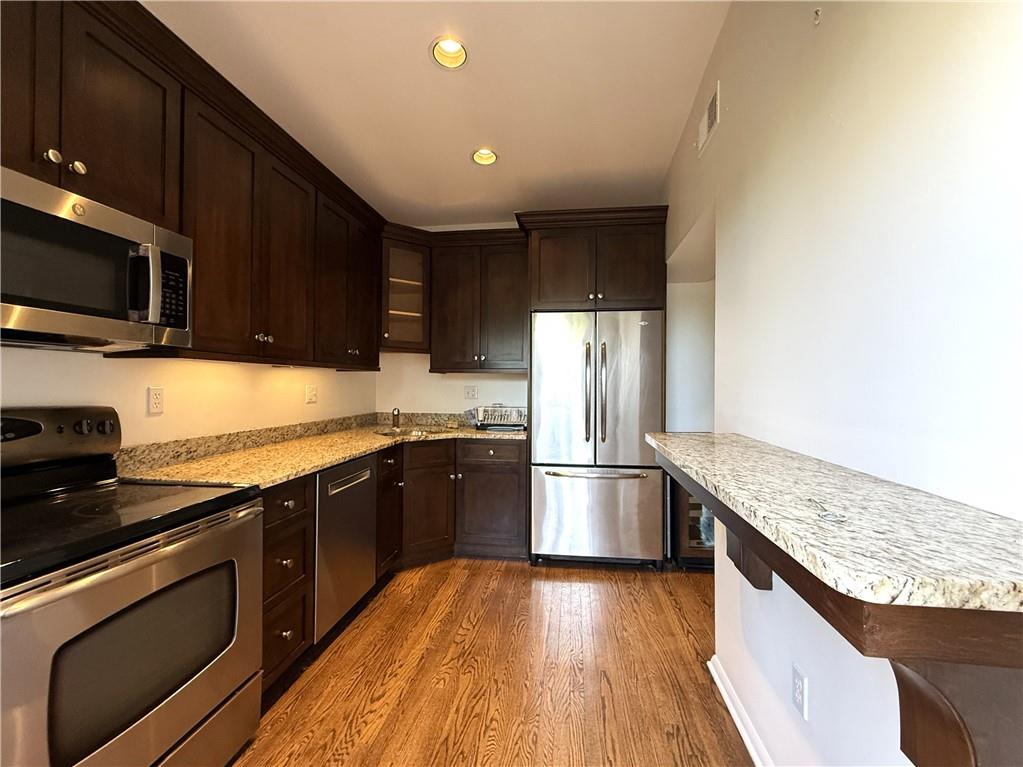 5922 Howe Street, Unit 304 Pittsburgh, PA 15232 - Photo 9 of 13