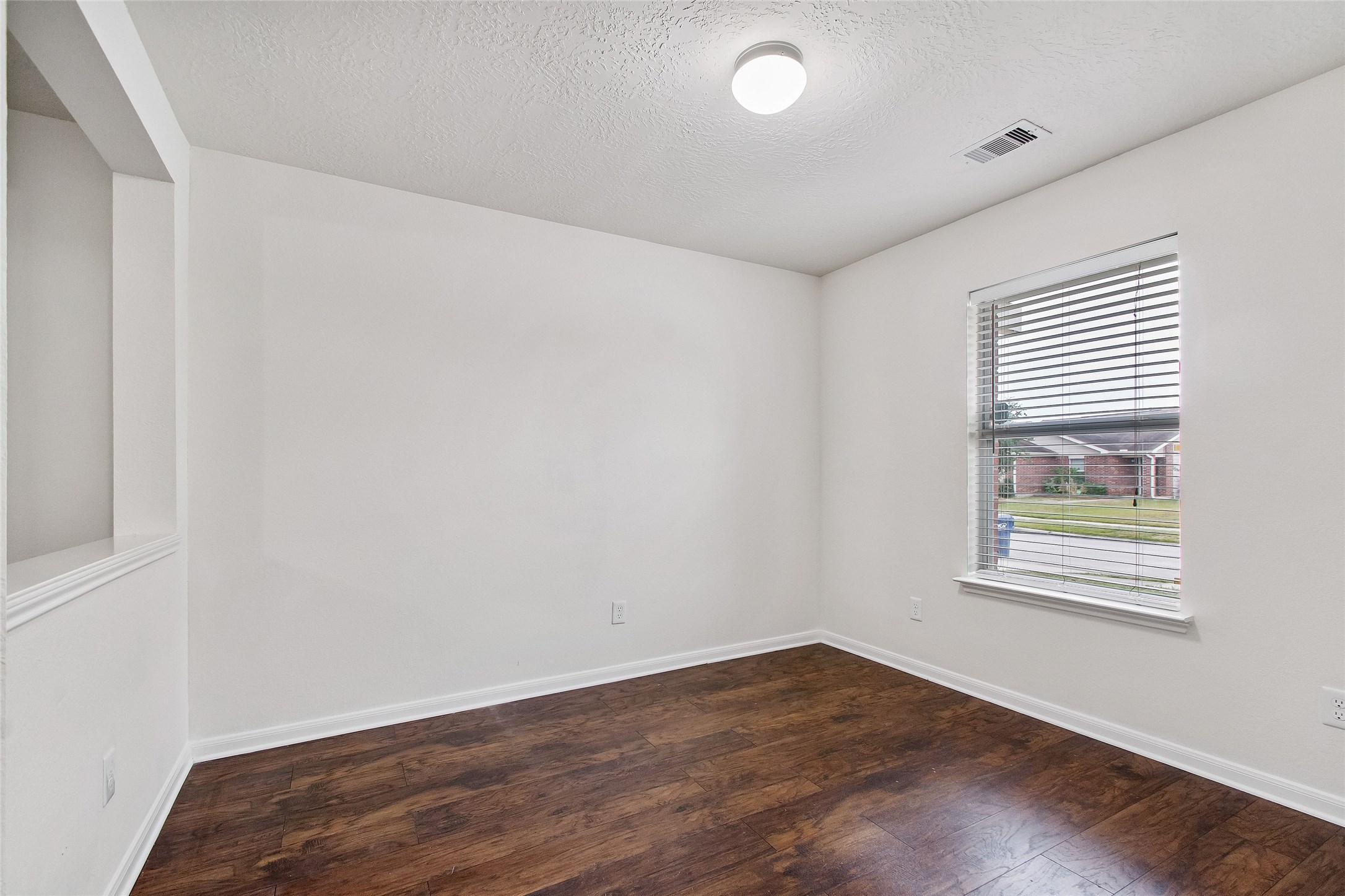 29214 Legends Valley Drive Spring, TX 77386 - Photo 5 of 32