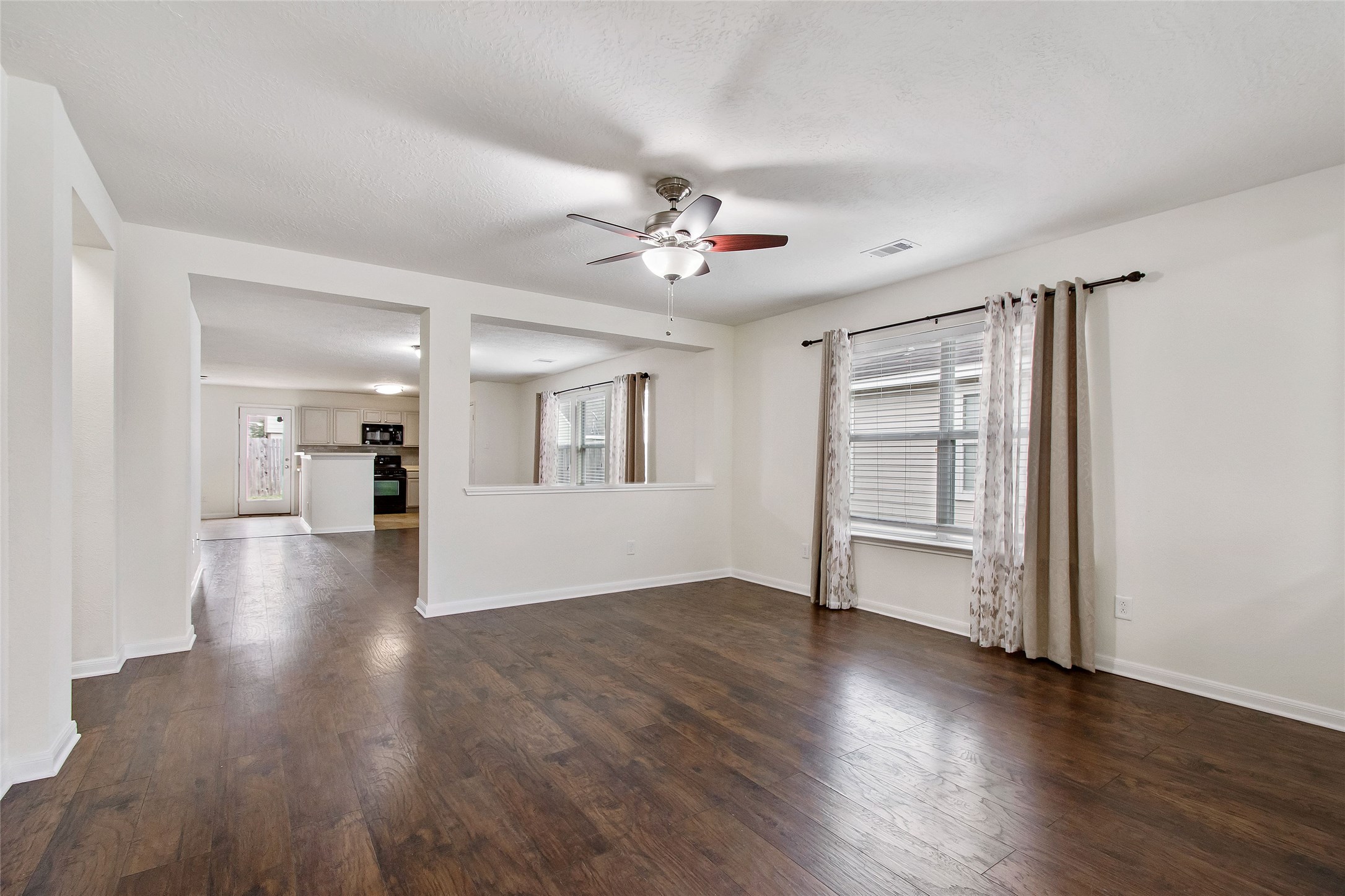 29214 Legends Valley Drive Spring, TX 77386 - Photo 7 of 32