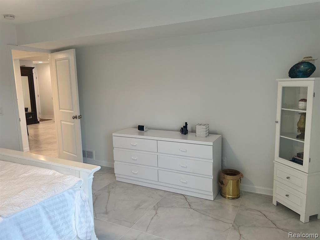 1940 Klingensmith Road, Unit 47B Bloomfield Hills, MI 48302 - Photo 18 of 36