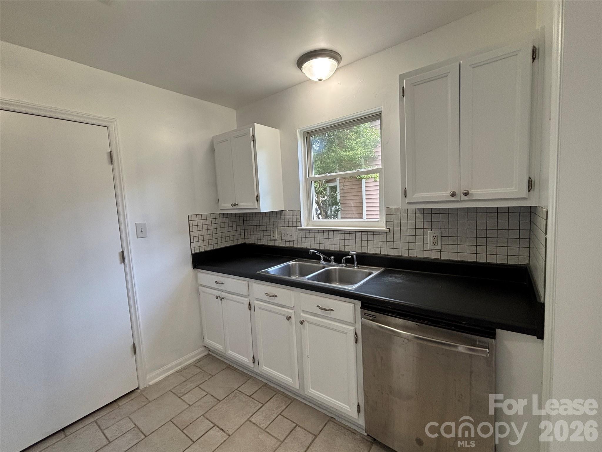 9419 Oren Thompson Road Charlotte, NC 28213 - Photo 9 of 32