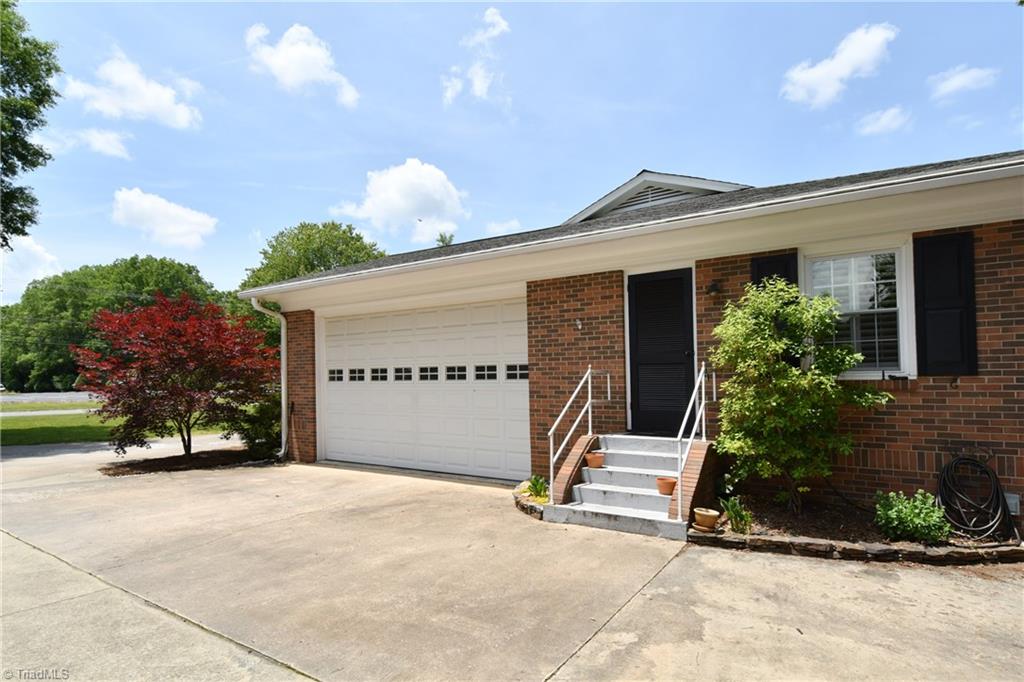 2323 Country Club Road Winston-Salem, NC 27104 - Photo 22 of 25 Gallery Image 22