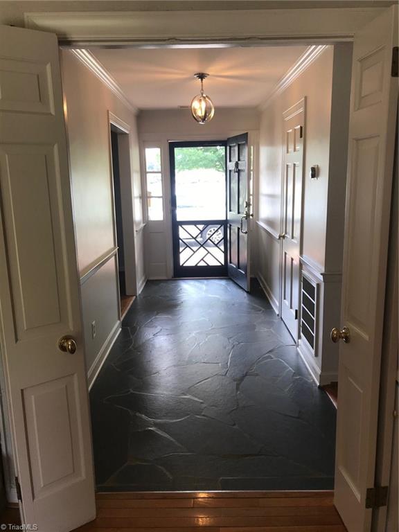 2323 Country Club Road Winston-Salem, NC 27104 - Photo 4 of 25 Gallery Image 4