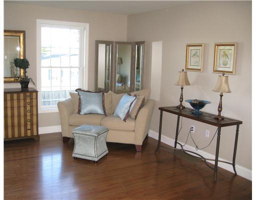1383 Post Road, Unit 3 Wells, ME 04090 - Photo 2 of 8 Living Room.