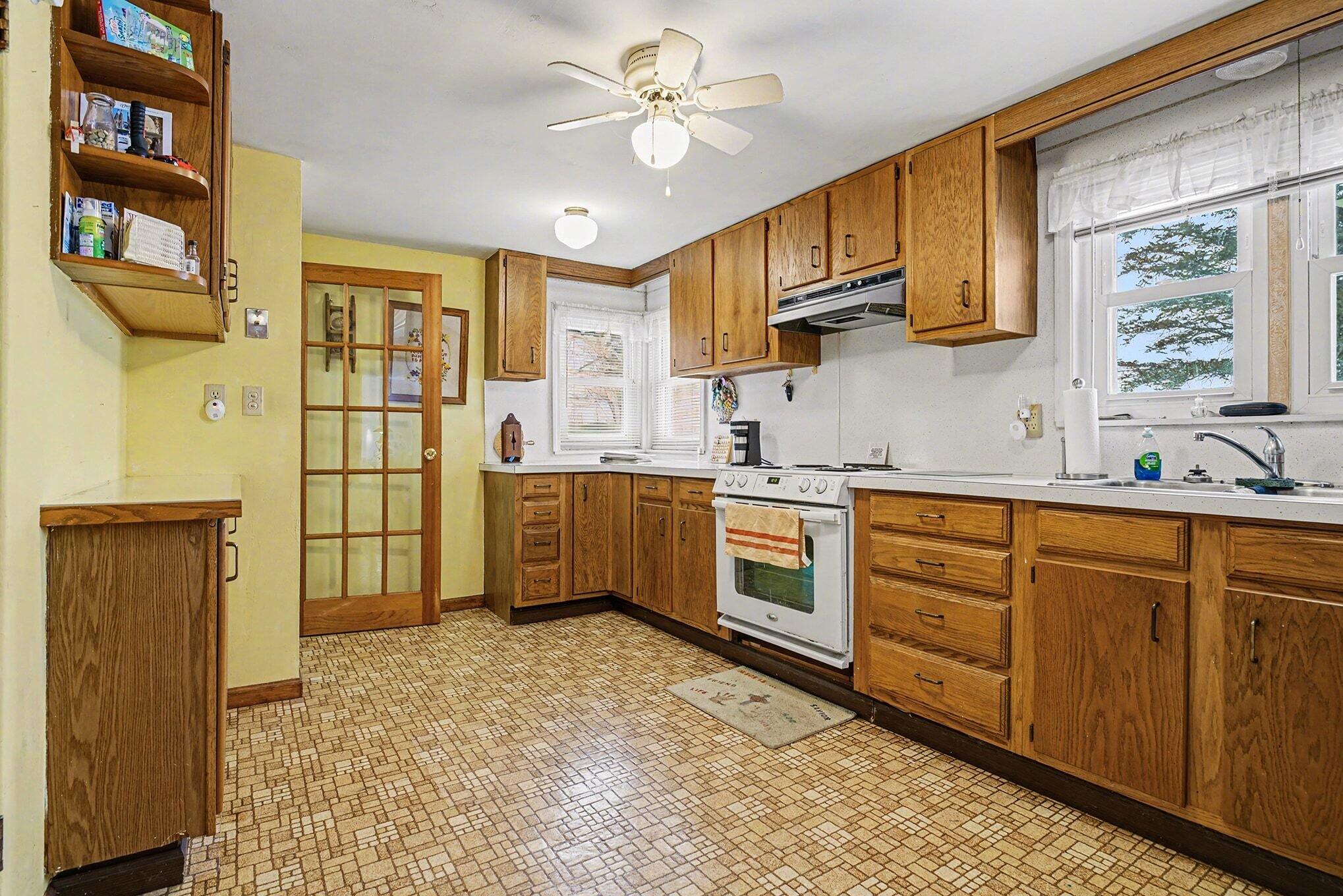5494 Old Pipestone Road Eau Claire, MI 49111 - Photo 17 of 48 009_file_4281