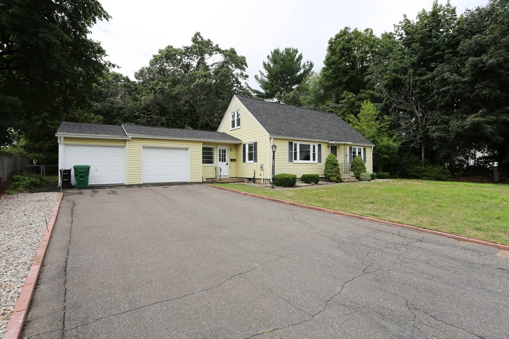 365 New Ludlow Road Chicopee, MA 01020 - Photo 2 of 25 Gallery Image 2