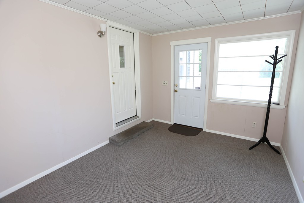 365 New Ludlow Road Chicopee, MA 01020 - Photo 3 of 25 Gallery Image 3