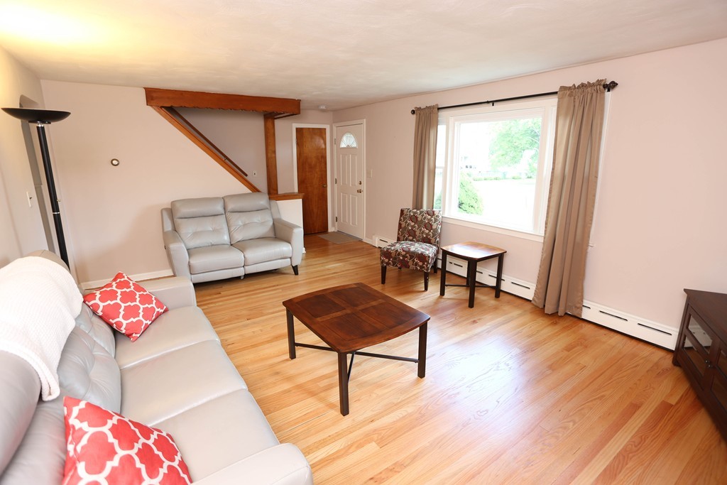 365 New Ludlow Road Chicopee, MA 01020 - Photo 10 of 25 Gallery Image 10