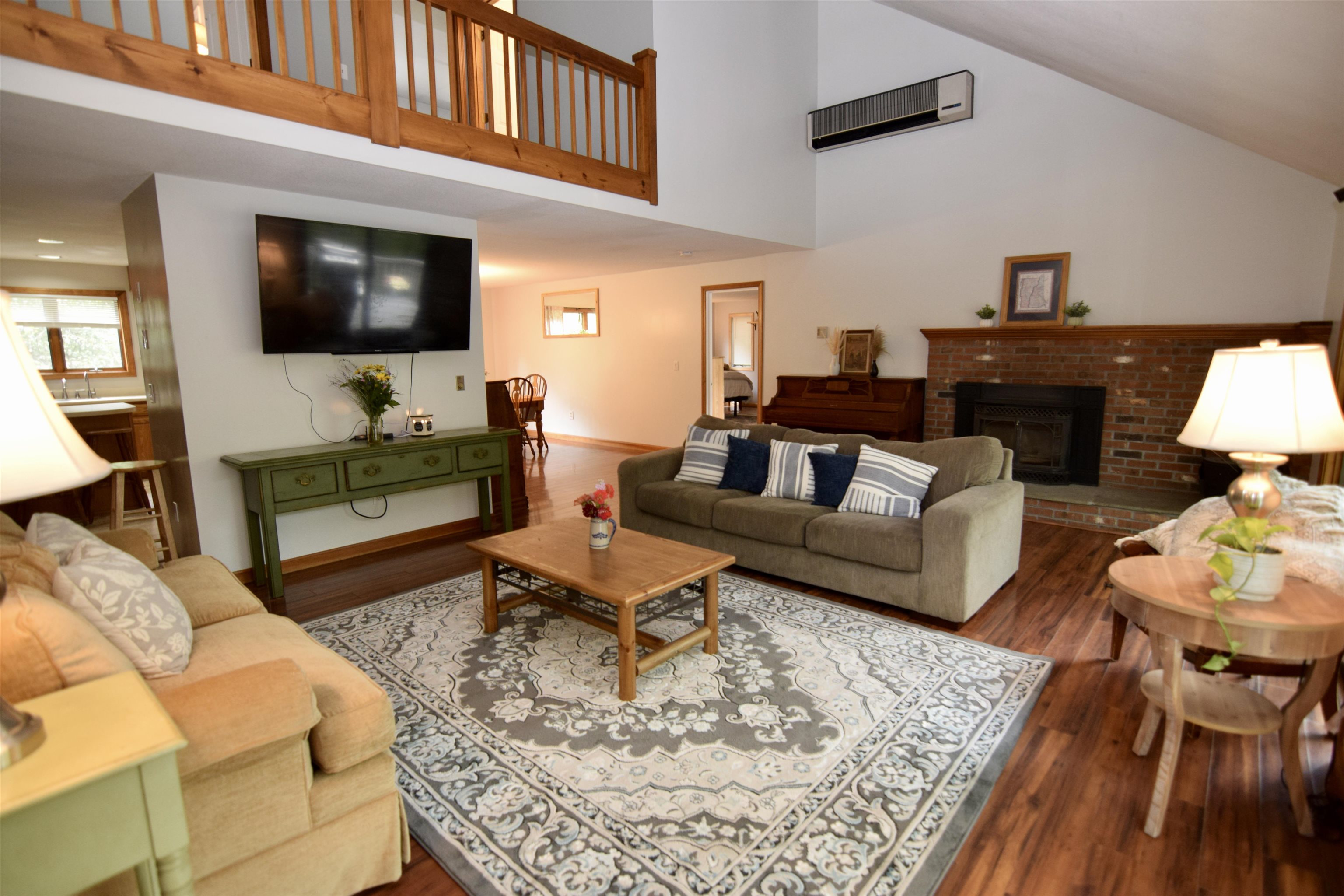 464 Redfield Proctor Road Hartford, VT 05059 - Photo 3 of 28