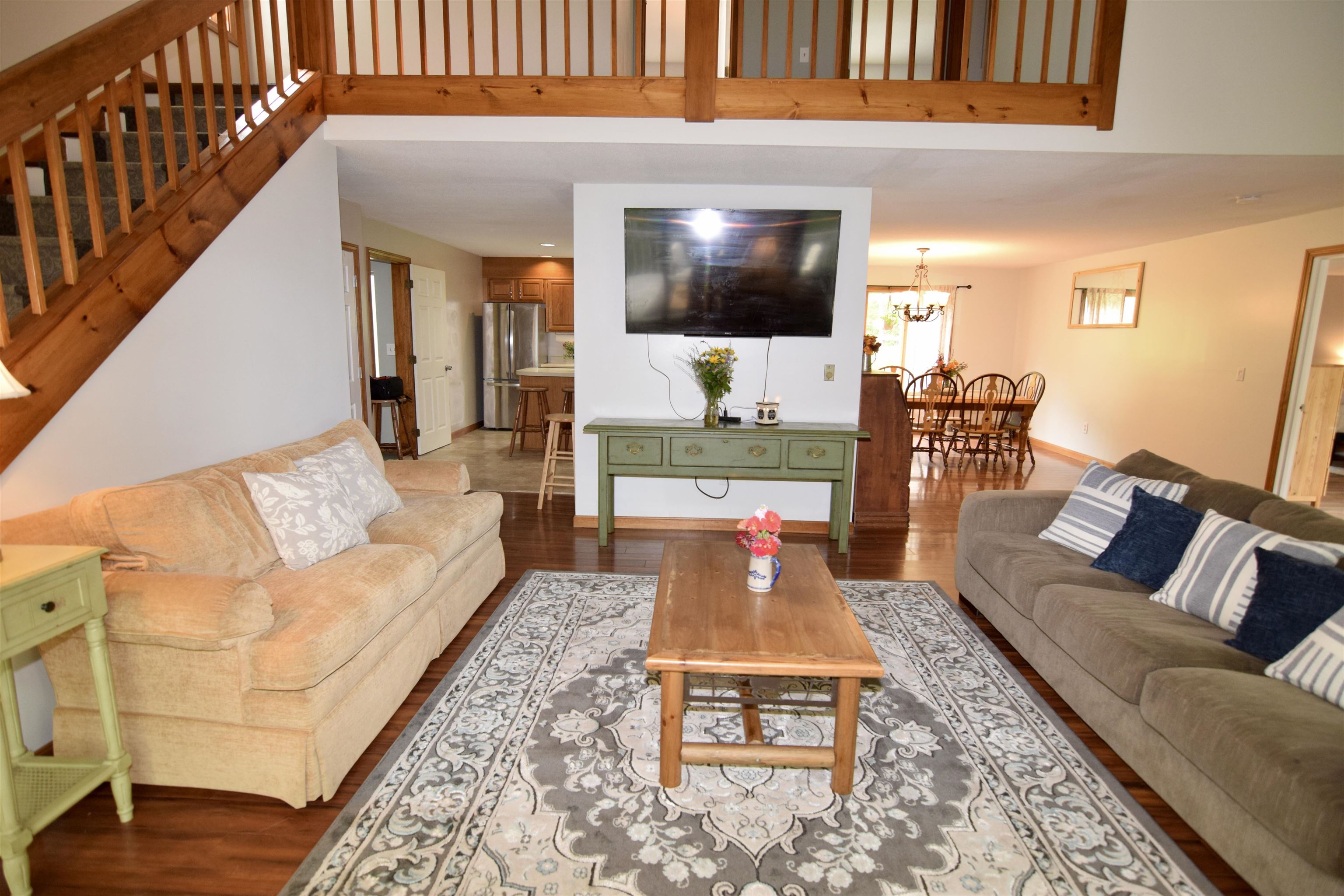 464 Redfield Proctor Road Hartford, VT 05059 - Photo 4 of 28