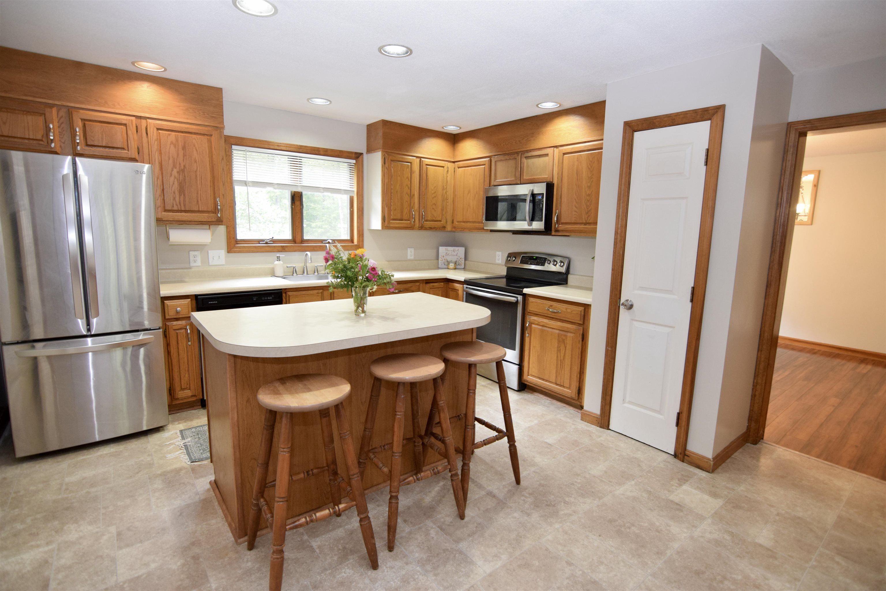 464 Redfield Proctor Road Hartford, VT 05059 - Photo 5 of 28