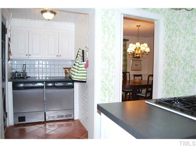 1800 Pineview Street Raleigh, NC 27608 - Photo 10 of 25 Laundry Room