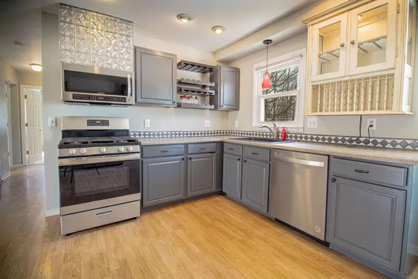 $315,900 | 1705 South Shore Drive, Portage, MI 49002
