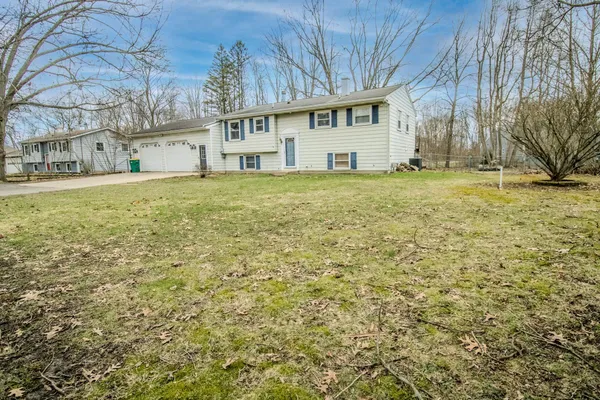 $315,900 | 1705 South Shore Drive, Portage, MI 49002