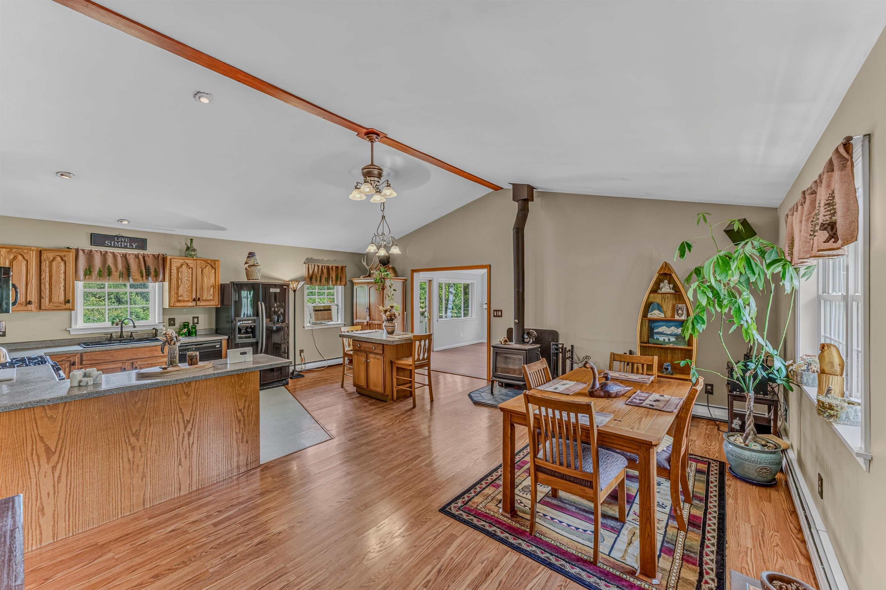 187 Whipple Road Jefferson, NH 03583 - Photo 12 of 46 Gallery Image 12