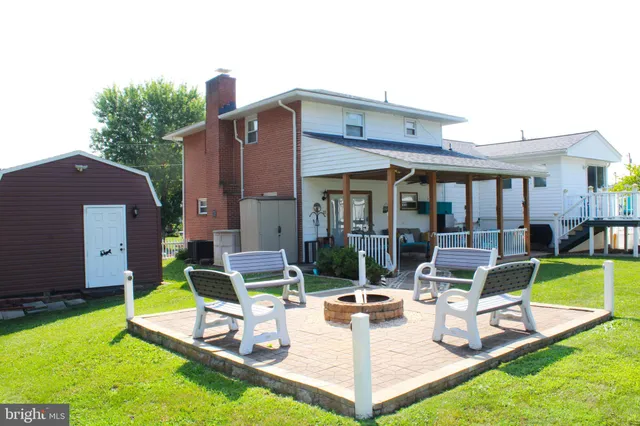 $307,900 | 14801 Connecticut Avenue, Cresaptown, MD 21502