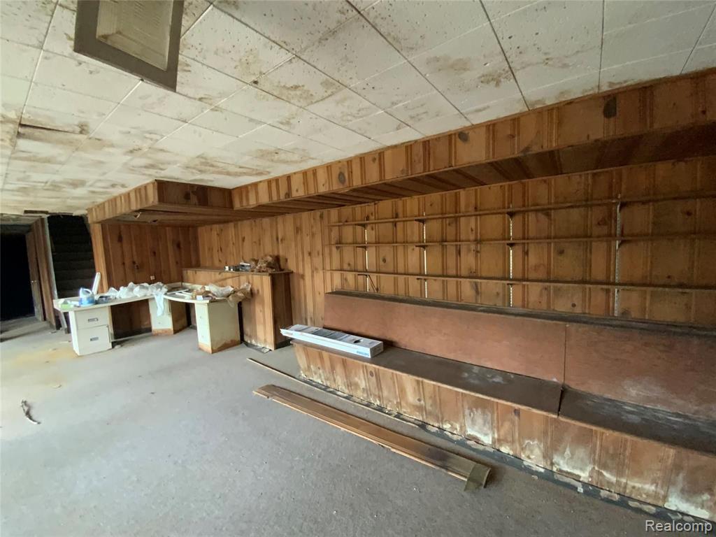 24140 Rouge Crest Road Southfield, MI 48033 - Photo 28 of 45 Gallery Image 28