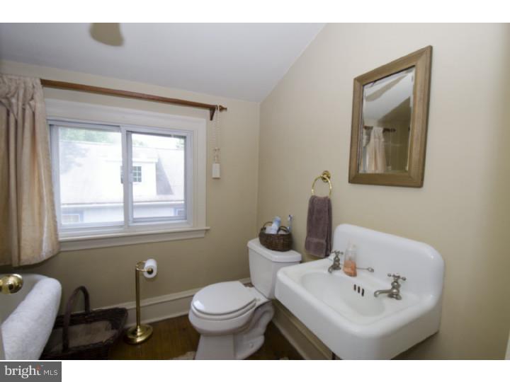 231 Avon Road Narberth, PA 19072 - Photo 20 of 23 Bathroom