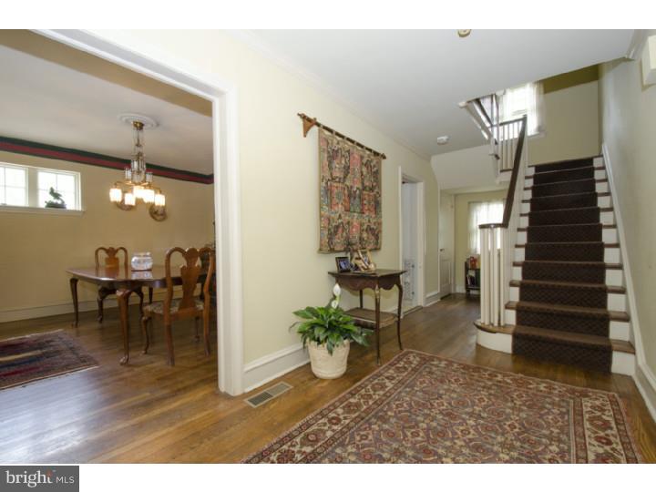 231 Avon Road Narberth, PA 19072 - Photo 4 of 23 Foyer
