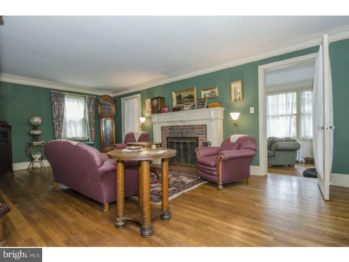 231 Avon Road Narberth, PA 19072 - Photo 5 of 23 Living Room