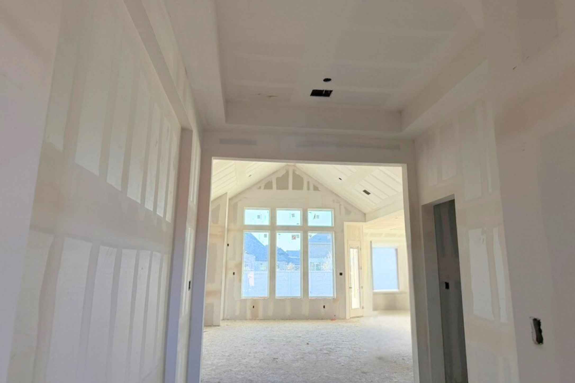 19504 Domino Champ Road Pflugerville, TX 78660 - Photo 2 of 27 View of hall