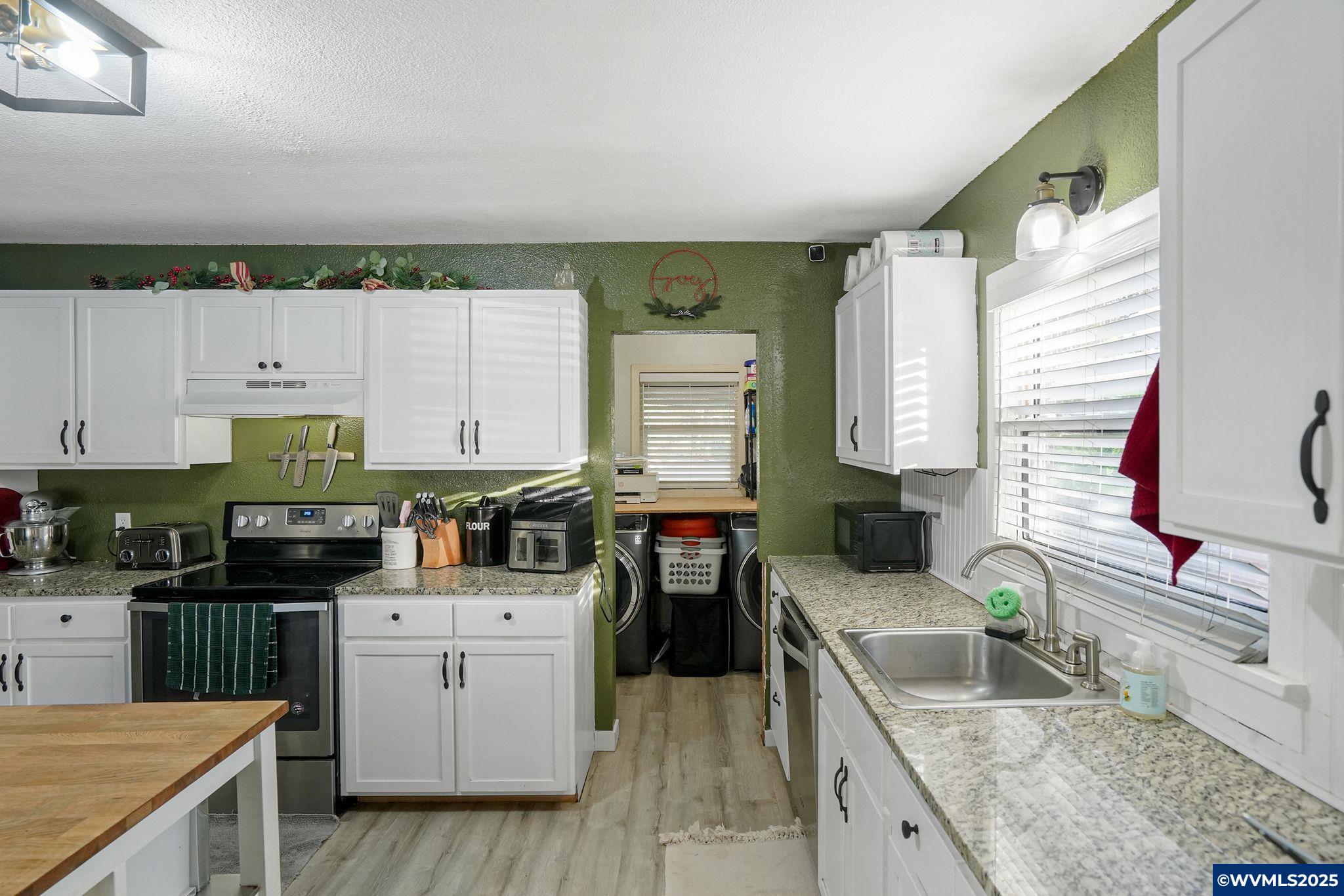 4018 Lone Oak Road Southeast Salem, OR 97302 - Photo 6 of 26 Gallery Image 6