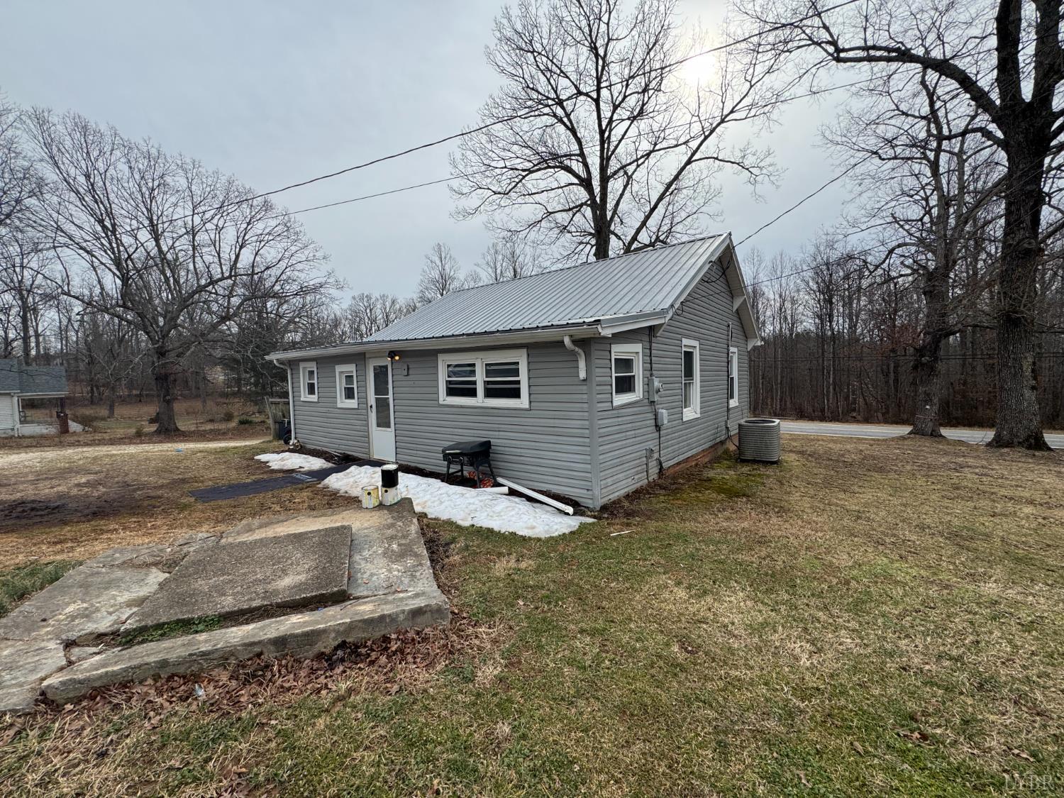 862 Oakville Road Appomattox, VA 24522 - Photo 4 of 13 Gallery Image 4