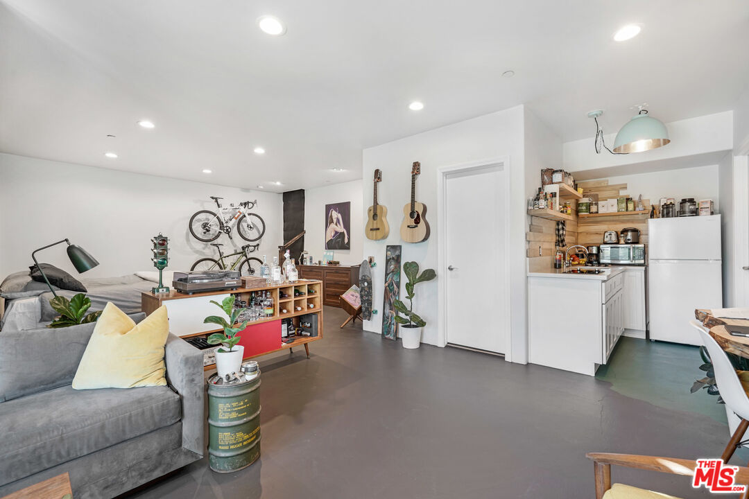458 Rustic Drive Los Angeles, CA 90065 - Photo 30 of 41 a view of a livingroom with furniture and a livingroom