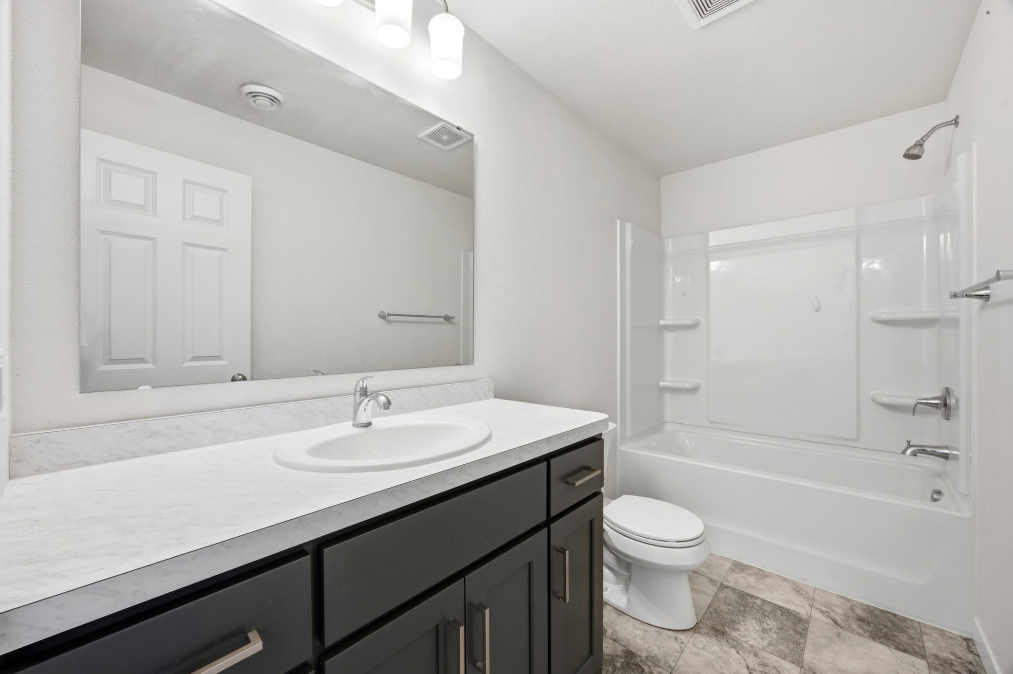 2506 Fulton Loop South Fargo, ND 58104 - Photo 23 of 28