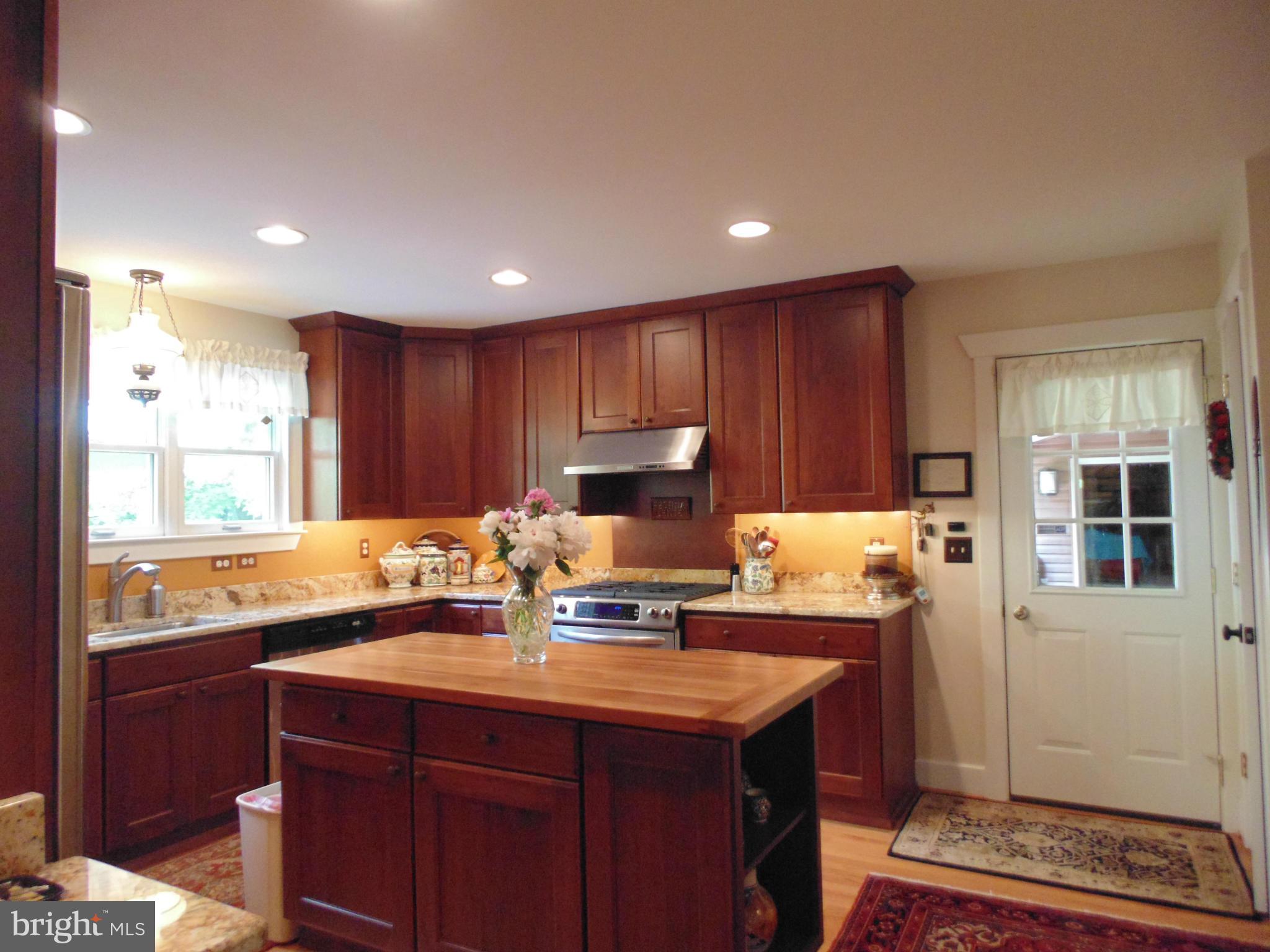 7920 Ruxway Road Towson, MD 21204 - Photo 22 of 30 Kitchen