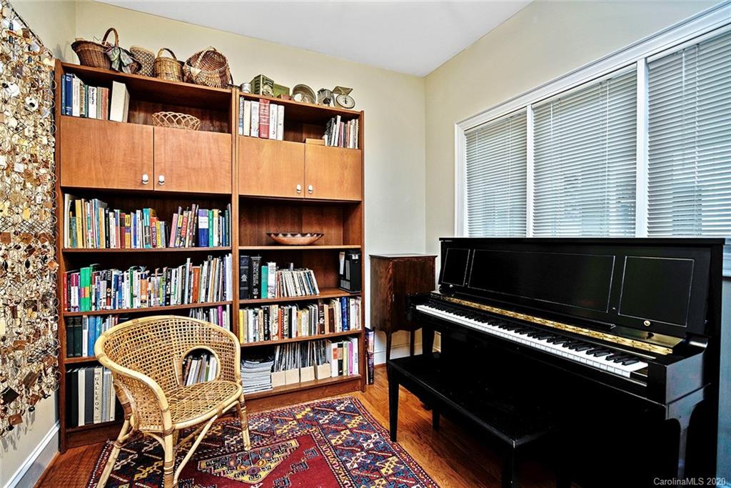 325 Queens Road, Unit 10 Charlotte, NC 28204 - Photo 15 of 41 Gallery Image 15