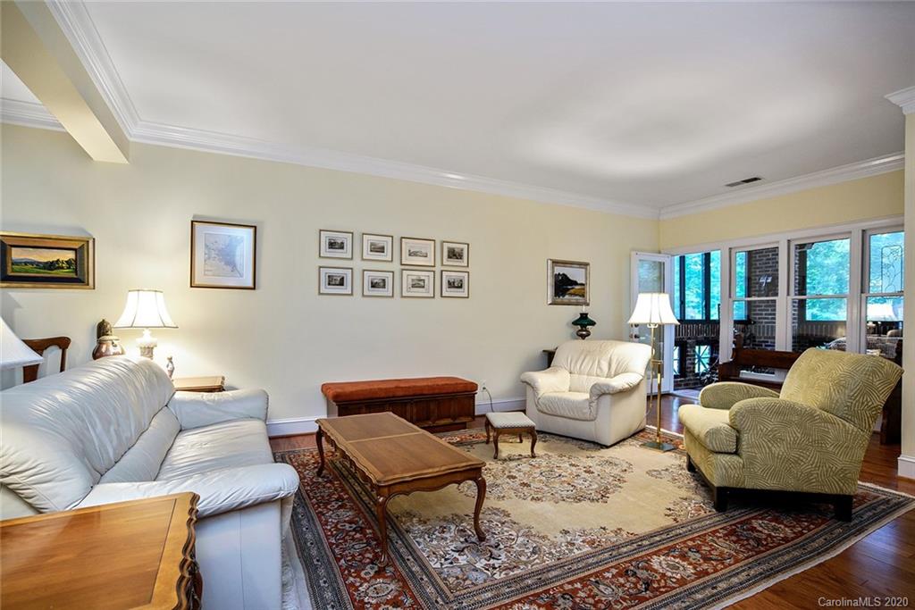 325 Queens Road, Unit 10 Charlotte, NC 28204 - Photo 18 of 41 Gallery Image 18
