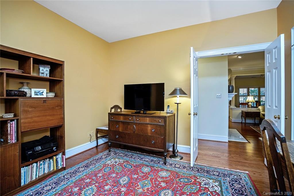 325 Queens Road, Unit 10 Charlotte, NC 28204 - Photo 23 of 41 Gallery Image 23