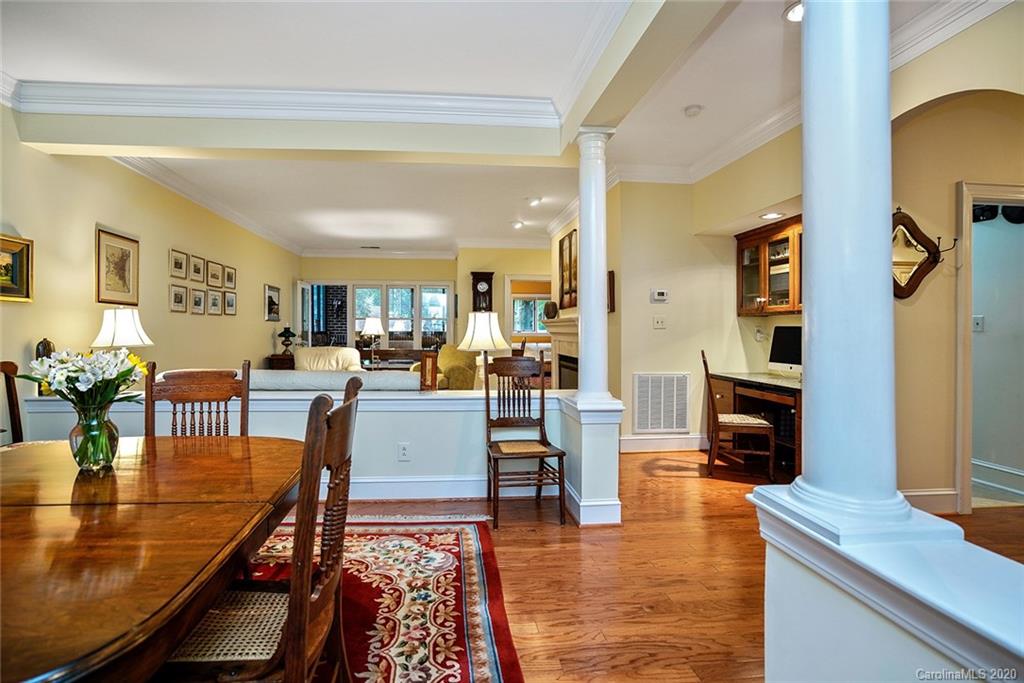 325 Queens Road, Unit 10 Charlotte, NC 28204 - Photo 4 of 41 Gallery Image 4