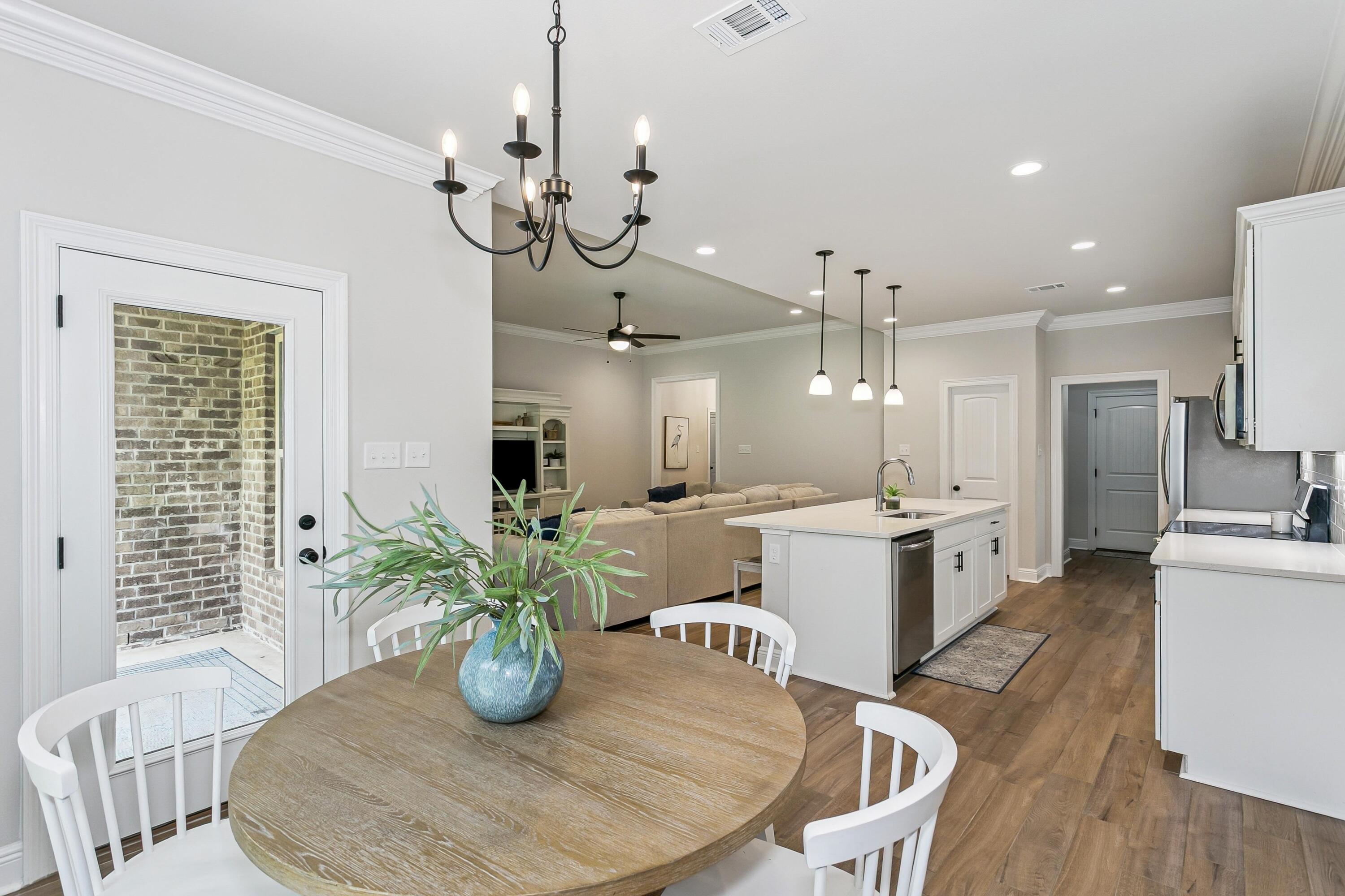 124 Apollo Avenue Freeport, FL 32439 - Photo 13 of 41 Deluxe-sized Breakfast Room!