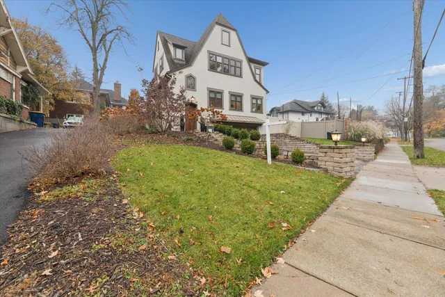 $1,087,500 | 1824 Sherman Street Southeast, Grand Rapids, MI 49506