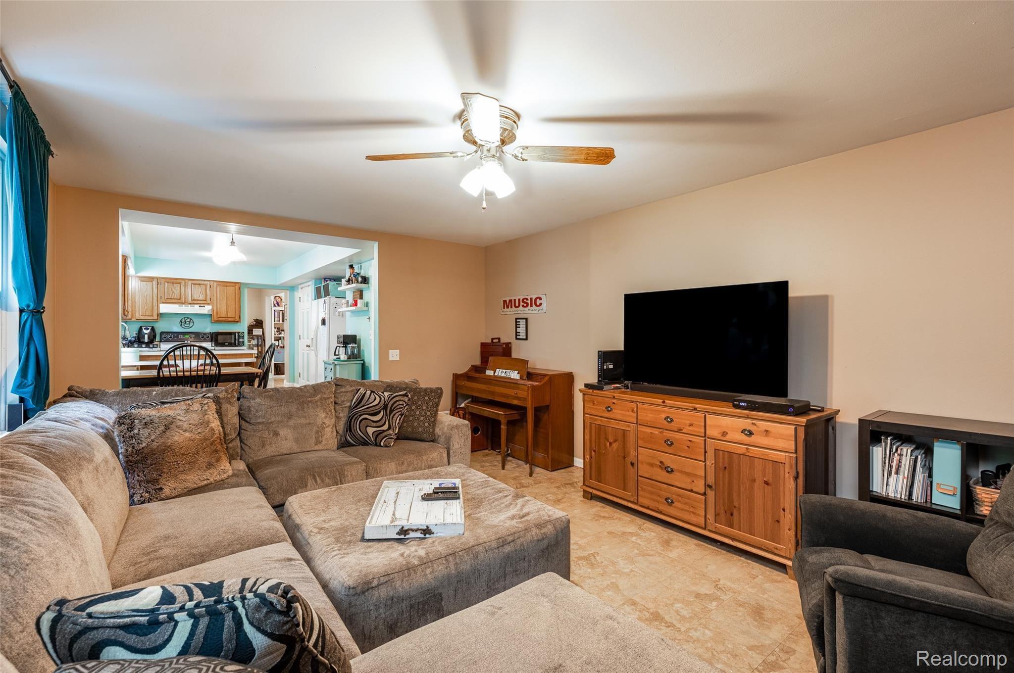 1828 Morton Taylor Road Canton, MI 48187 - Photo 11 of 22 20.Living