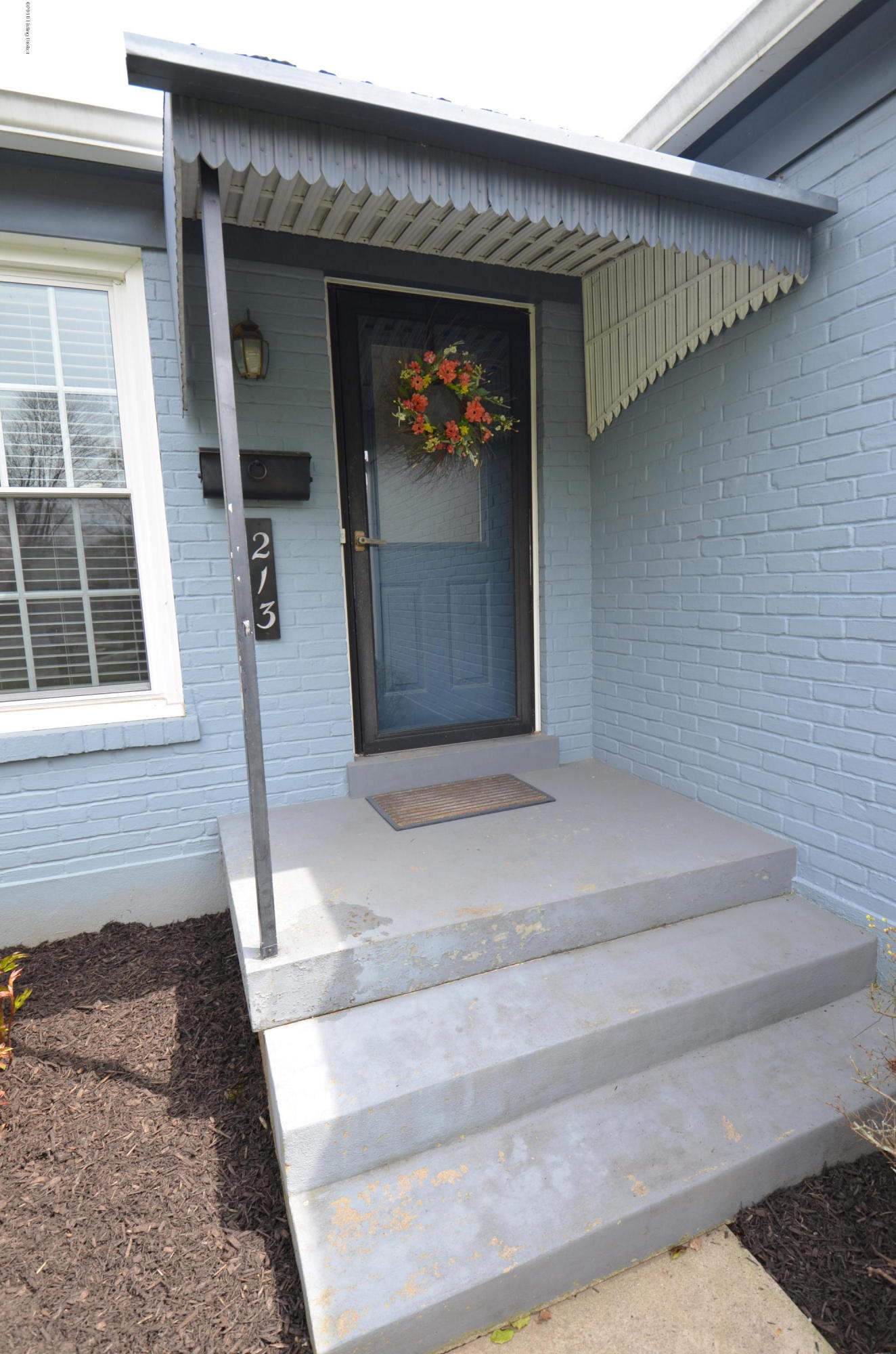 213 Ring Road Louisville, KY 40207 - Photo 3 of 54 DSC_0008