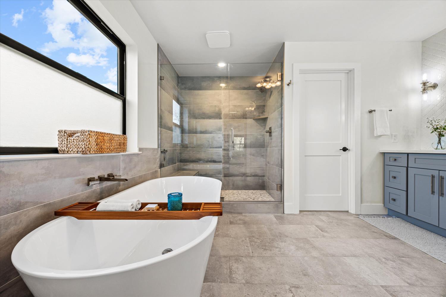 6620 Auburn Folsom Road Granite Bay, CA 95746 - Photo 30 of 69 a bathroom with a tub a toilet and a shower