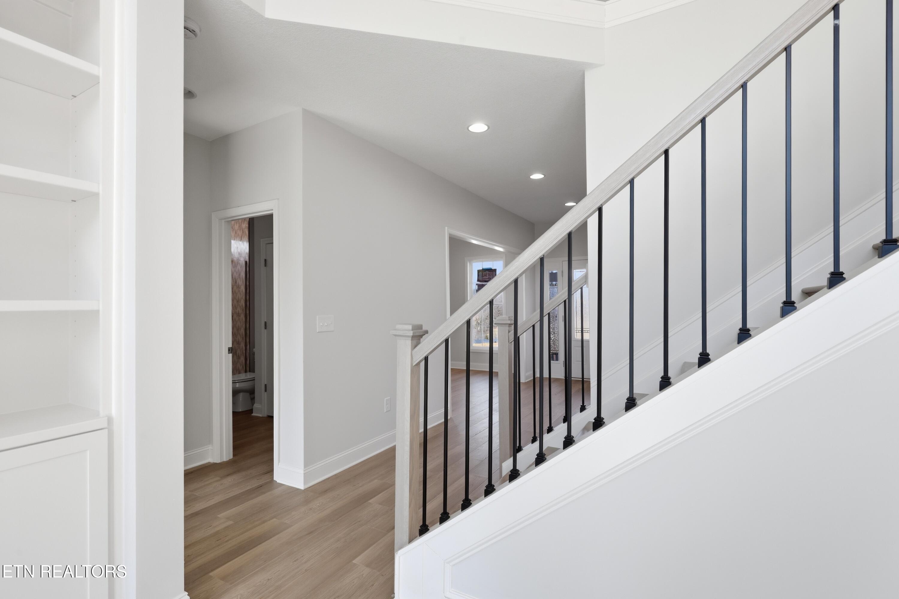 1888 Hickory Reserve Road Knoxville, TN 37932 - Photo 4 of 23 Foyer