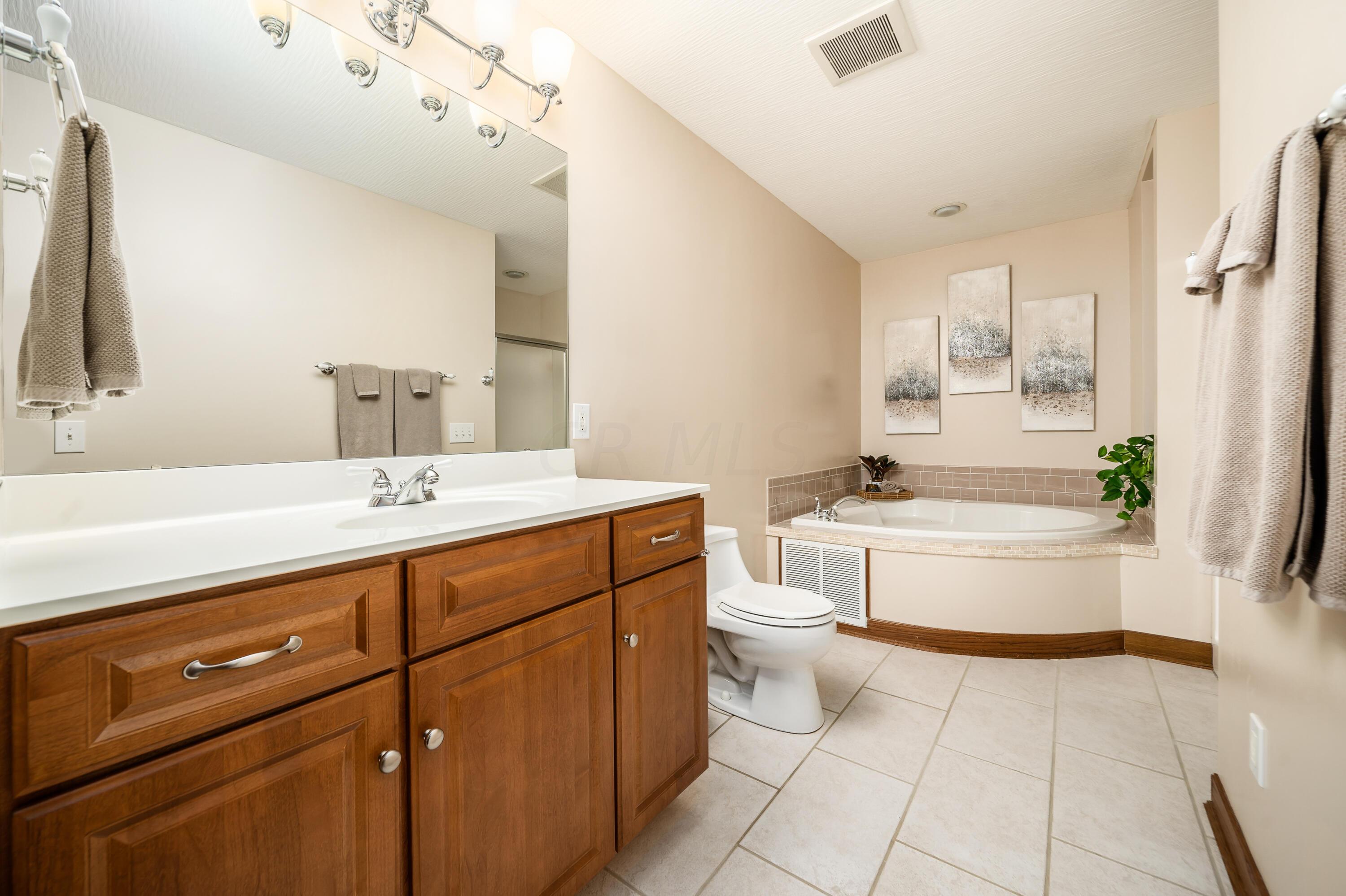 7733 Refugee Road Southwest Etna, OH 43062 - Photo 26 of 42 Full Bath 2