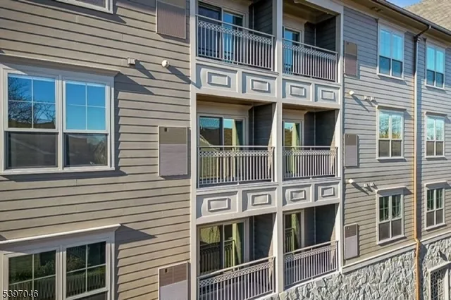 $2,300 | 106 Montgomery Street, Bloomfield, NJ 07003