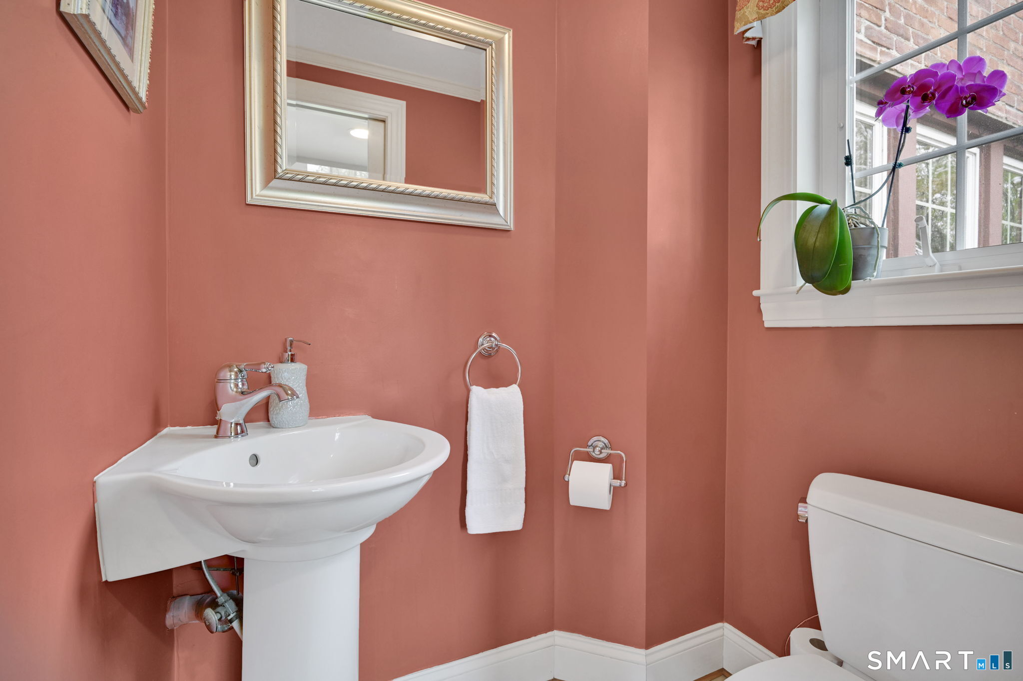 219 Auburn Road West Hartford, CT 06119 - Photo 16 of 38